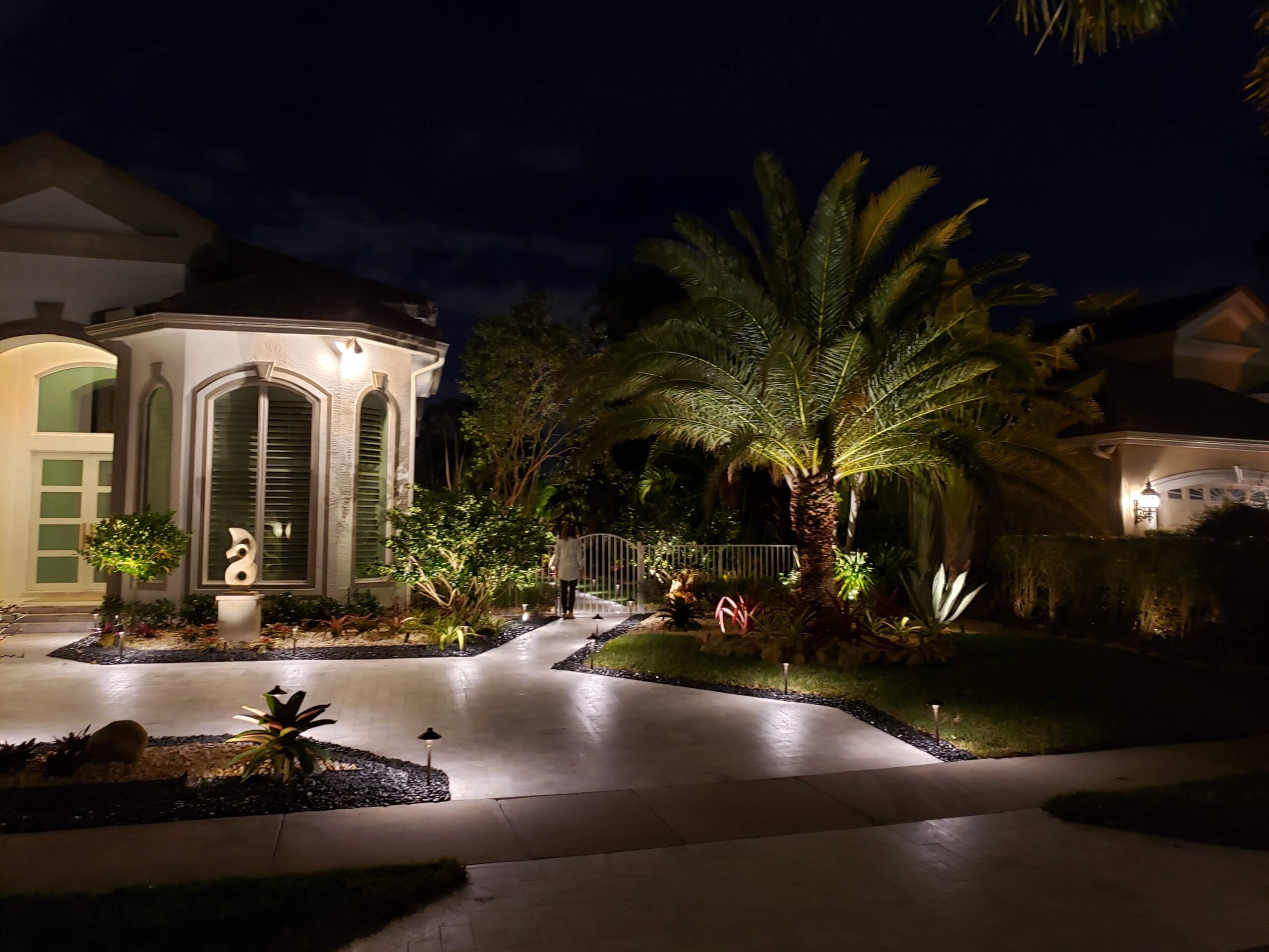 Outdoor motion sensor lights for energy saving purposes - Outdoor Lighting Experts